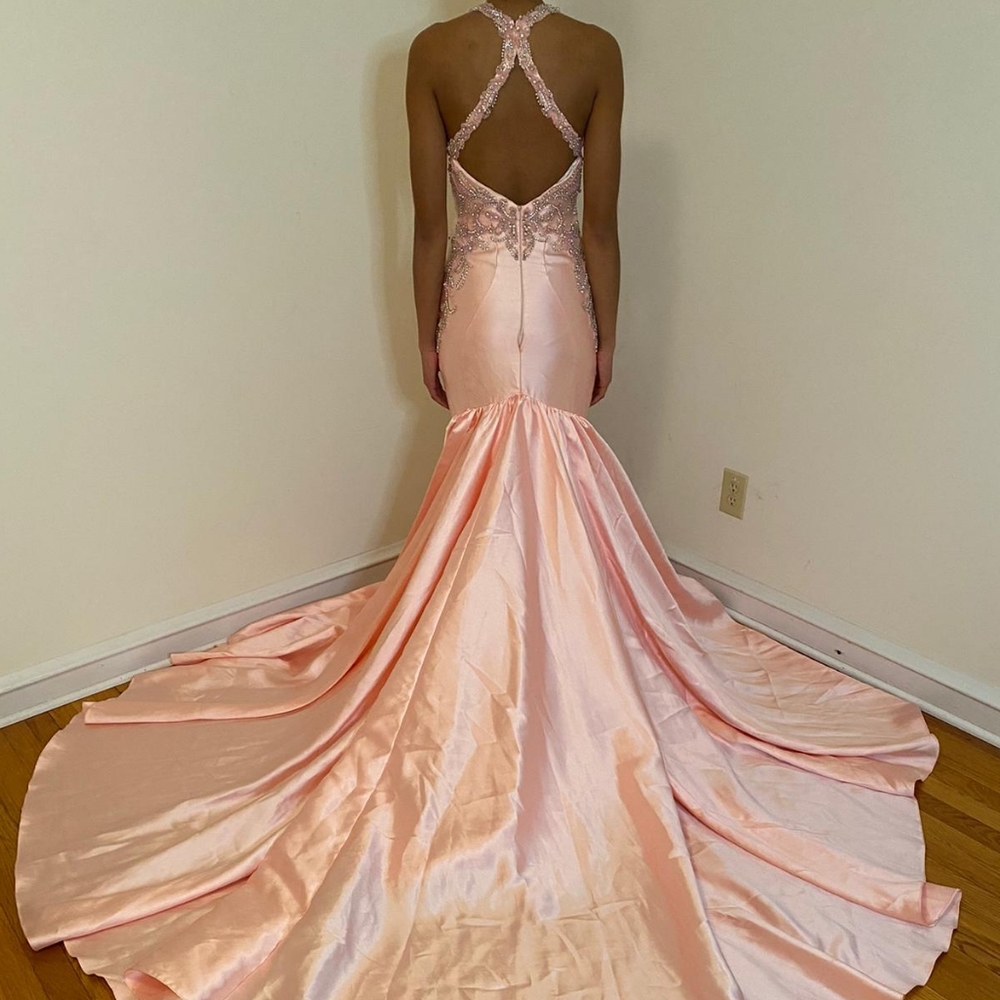 MacDuggal Pageant Goen - Picture 2 of 4